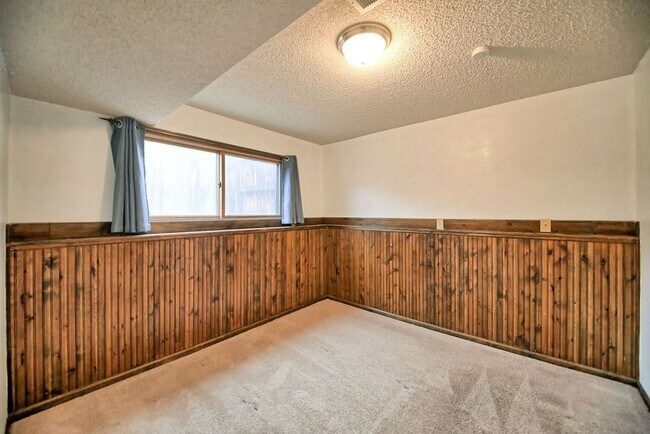 Building Photo - 4-Bedroom Home Near CSU | Fenced Yard & 2-Car Garage