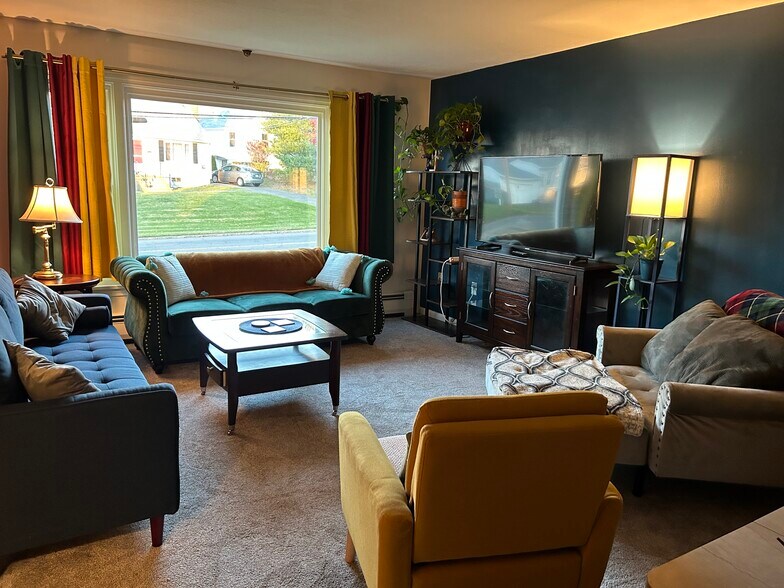 Living room - 226 South St