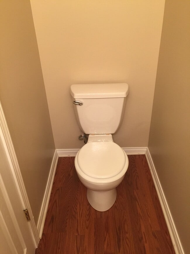 Building Photo - Beautiful Home in Quiet Cul-De-Sac Shelbyville! Basement!