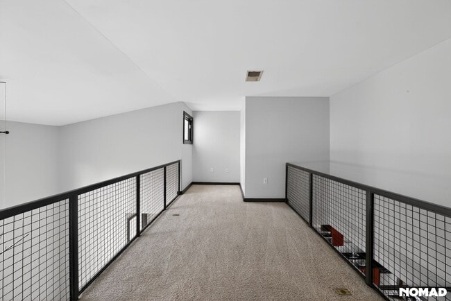 Building Photo - 1273 MacKintosh pknw