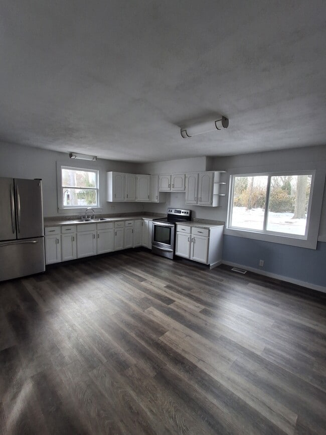 Building Photo - 833 Indiana Ave