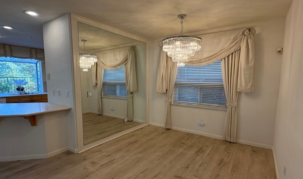 Building Photo - 5630 Highcrest Ct