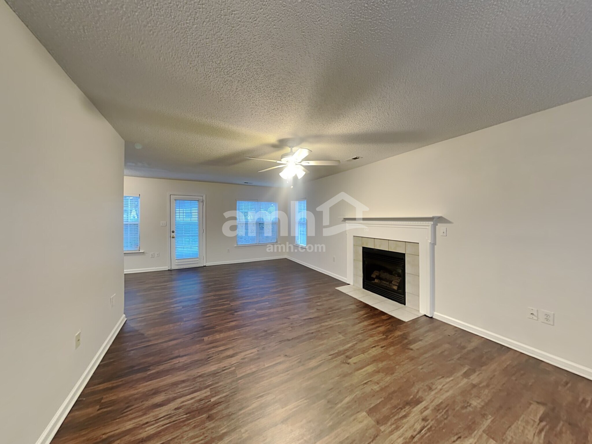 Building Photo - 10126 Illoria Dr