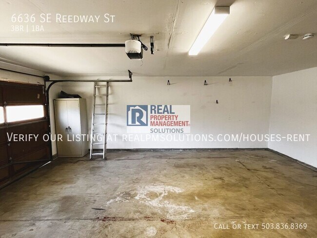 Building Photo - 6636 SE Reedway St