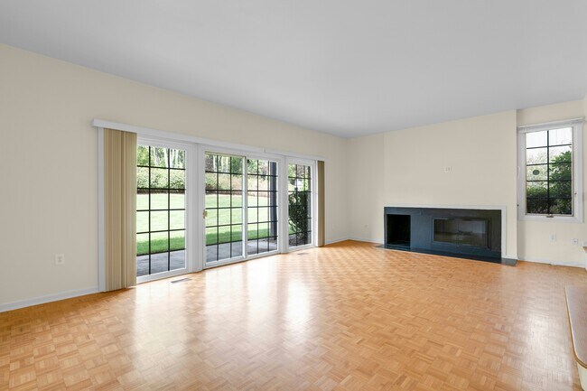 Building Photo - 10 Shelley Pl