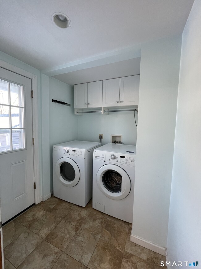 Building Photo - 250 Swanson Ave