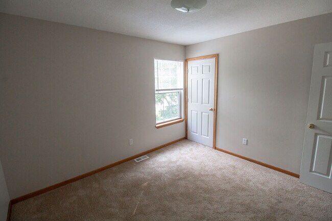 Building Photo - 1321 Godas Cir