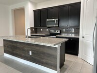 Building Photo - 11539 SW 13th Dr