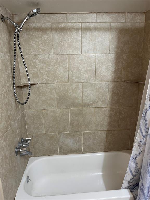 Building Photo - 3500 Tangle Brush Dr