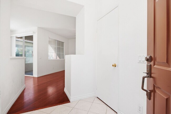 Building Photo - 10728 Sabre Hill Dr