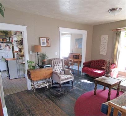 Building Photo - 348 E 12th St