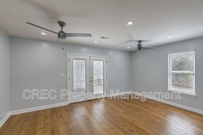 Building Photo - 2882 Mackenzie Ct