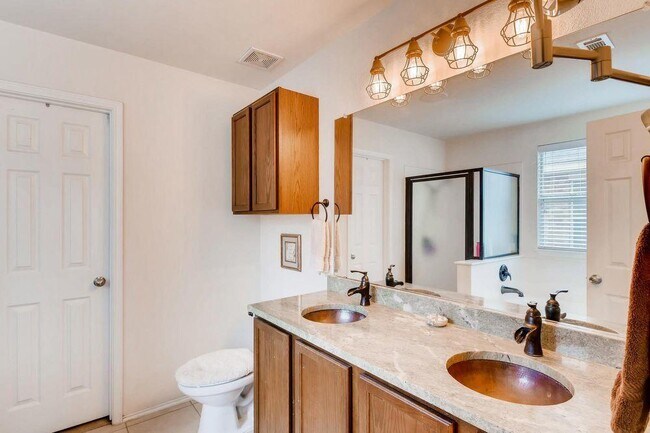 Building Photo - 11221 Autumn Ash Dr