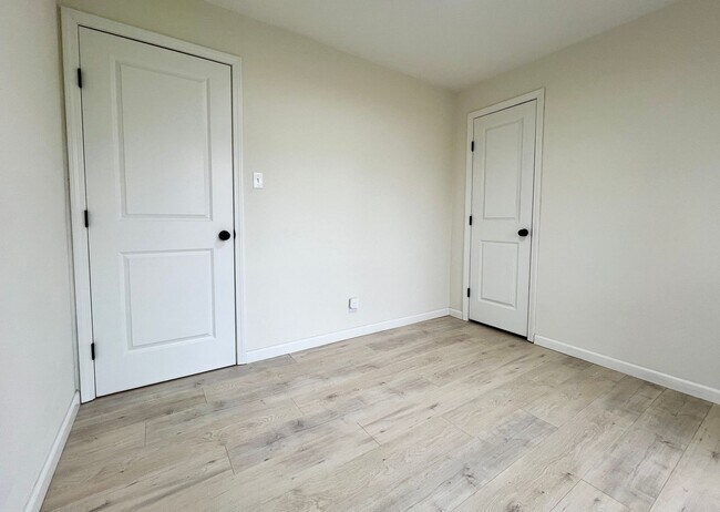 Building Photo - 1120 Gilbert Ave