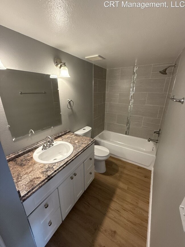 Building Photo - Updated 1 bedroom 1 bathroom first floor c...