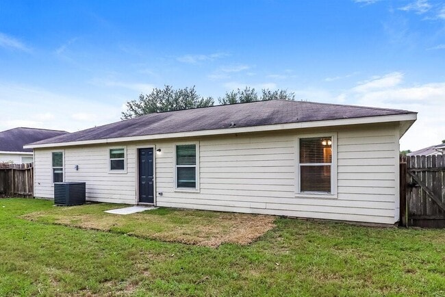 Building Photo - 29114 Red River Loop