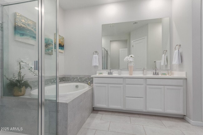 Building Photo - 1914 N 140th Ave