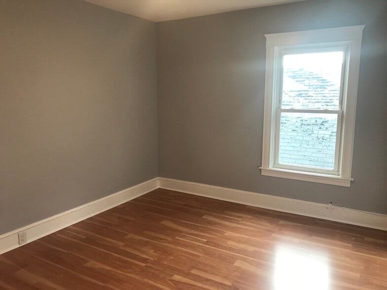 Building Photo - 107 Reservoir Ave