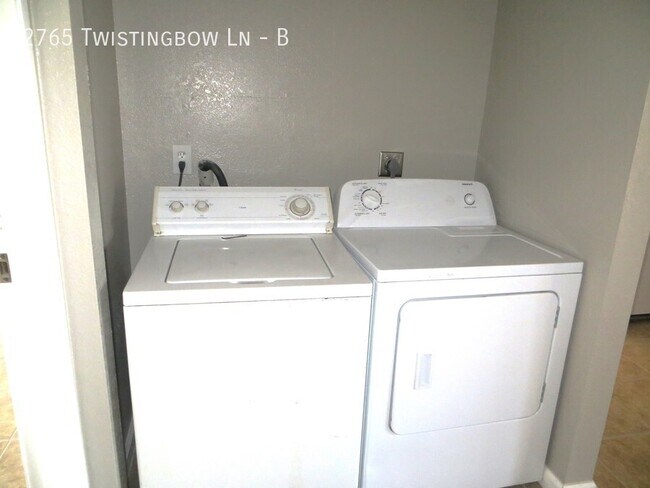 Building Photo - 2765 Twistingbow Ln