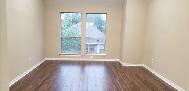 Building Photo - 3839 Landon Park Dr