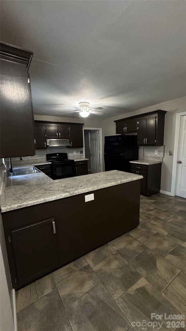 Building Photo - 2206 Killarney Pl