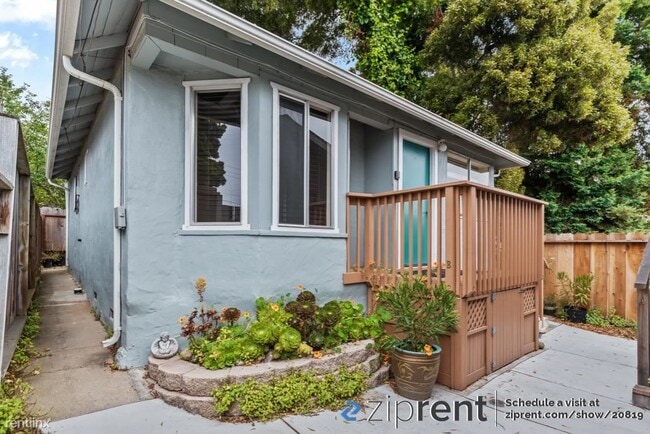 Primary Photo - 2 br, 1 bath House - 486 Monroe St, Monter...