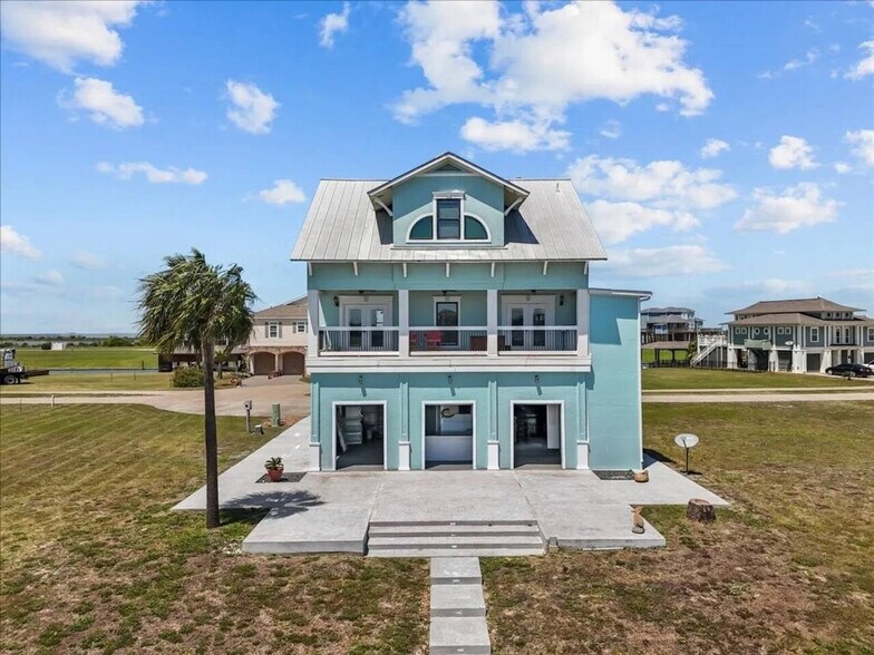 Building Photo - 2000 Laguna Harbor Cove Blvd