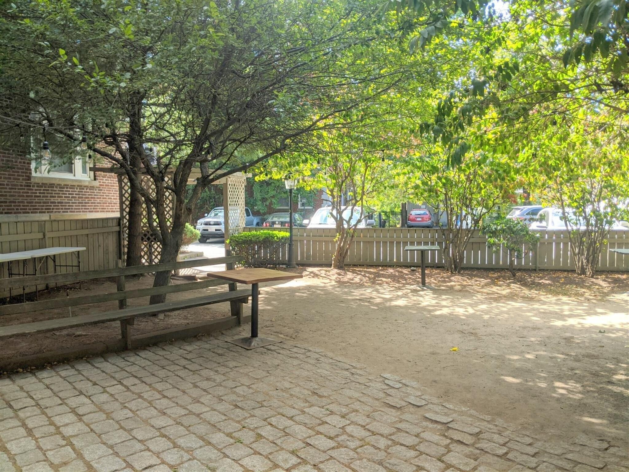 Building Photo - 6 Craigie Cir