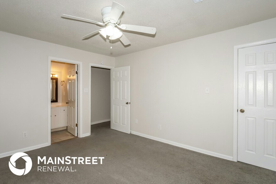 Building Photo - 4696 Crestfield Rd