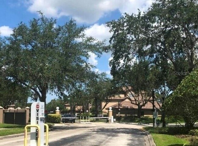 Building Photo - 13838 Fairway Island Dr