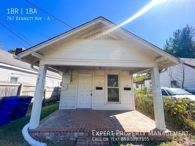 Primary Photo - 787 Bennett Ave