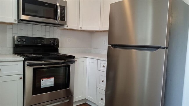 Building Photo - 2156 Park Terrace