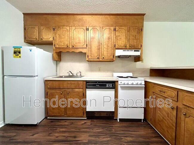 Building Photo - 1442 Riverview Rd