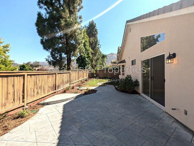 Building Photo - 1204 Rocky Point Way