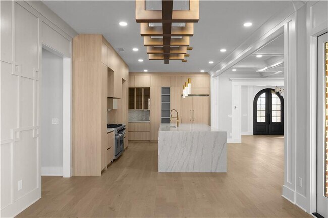 Building Photo - 407 Buford