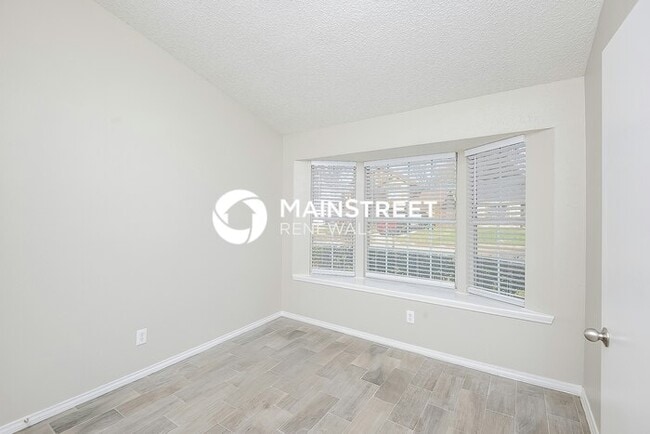 Building Photo - 3 Bedroom Pet-Friendly Home in Fort Worth, TX with Main Street Renewal