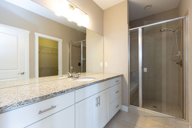 Building Photo - 6bd/4.5 bath home in Southwest Longmont!