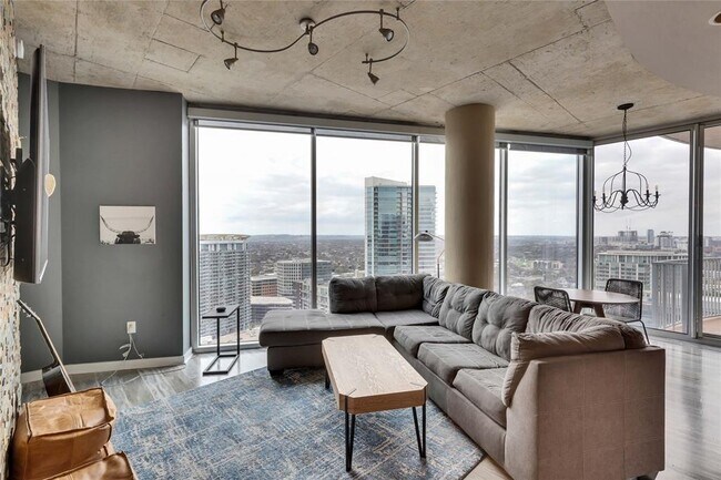 Building Photo - 360 Nueces St