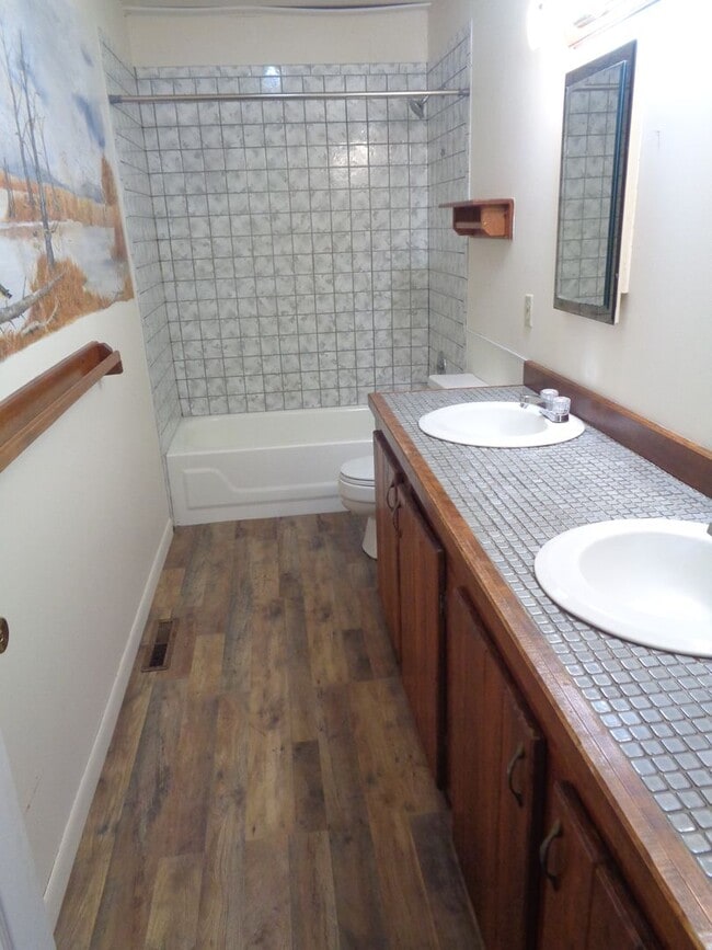 Building Photo - 4793 Castle Ford Rd