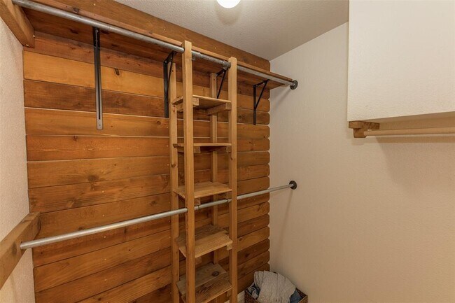 Building Photo - 4217 Kellywood Dr