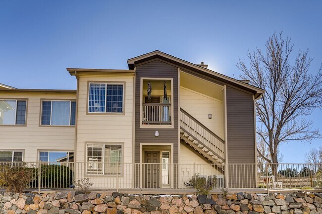 Building Photo - SW Littleton 3BR / 2BA Ground-Level Condo with Park Views!