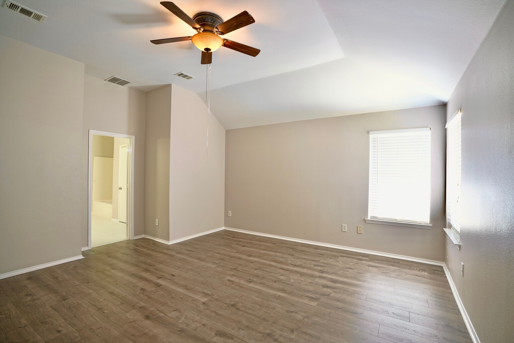 Primary1 - 6629 Scottsdale Way