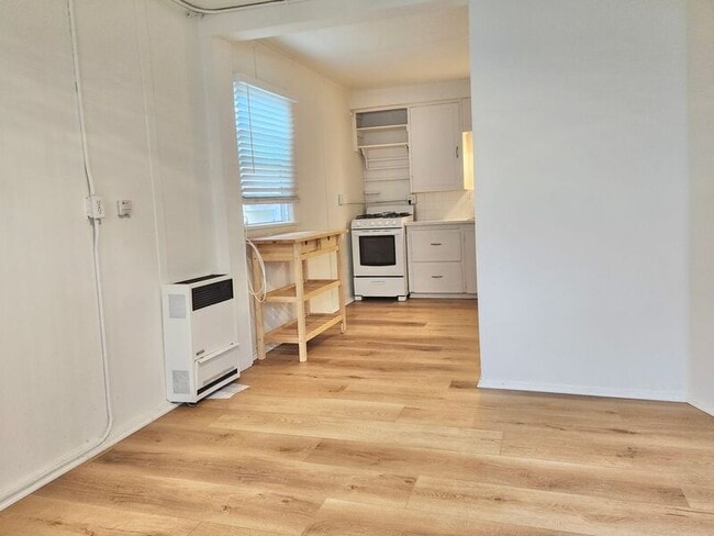 Building Photo - 258 Center St