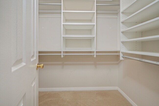 Building Photo - 107 Bay Tree Dr