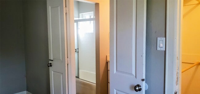 Building Photo - 15414 W Hampton Cir