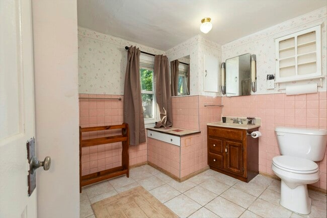 Building Photo - 511 S 3rd St