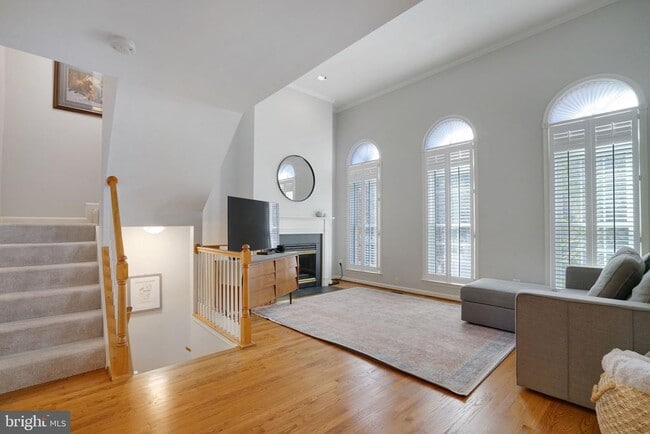 Building Photo - 4655 Lambert Dr