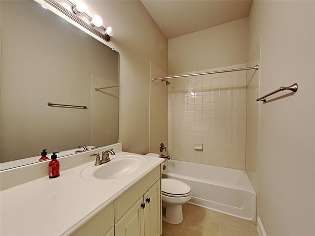 Building Photo - 922 Dartford Dr