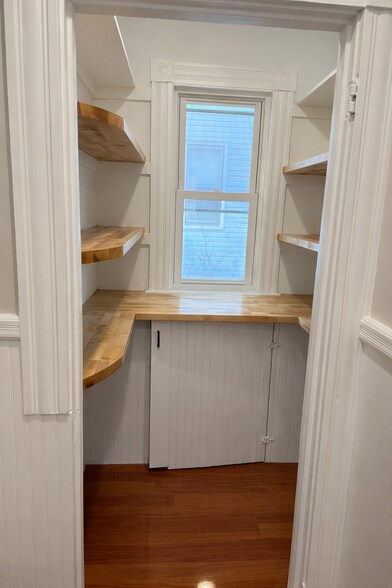 Building Photo - 49 Belden St