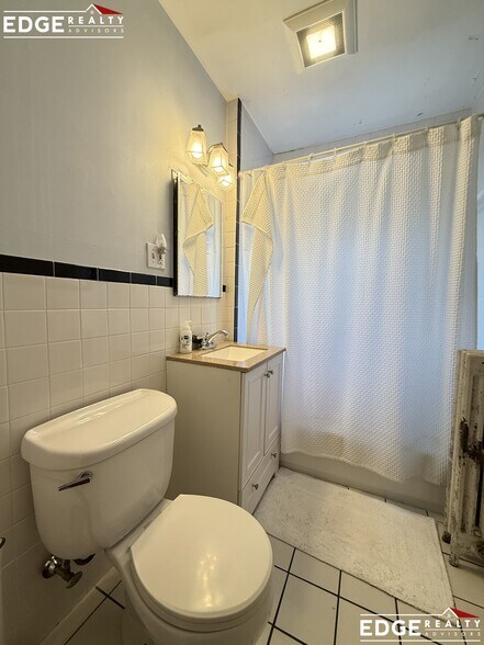 Building Photo - 19 Cresthill Rd